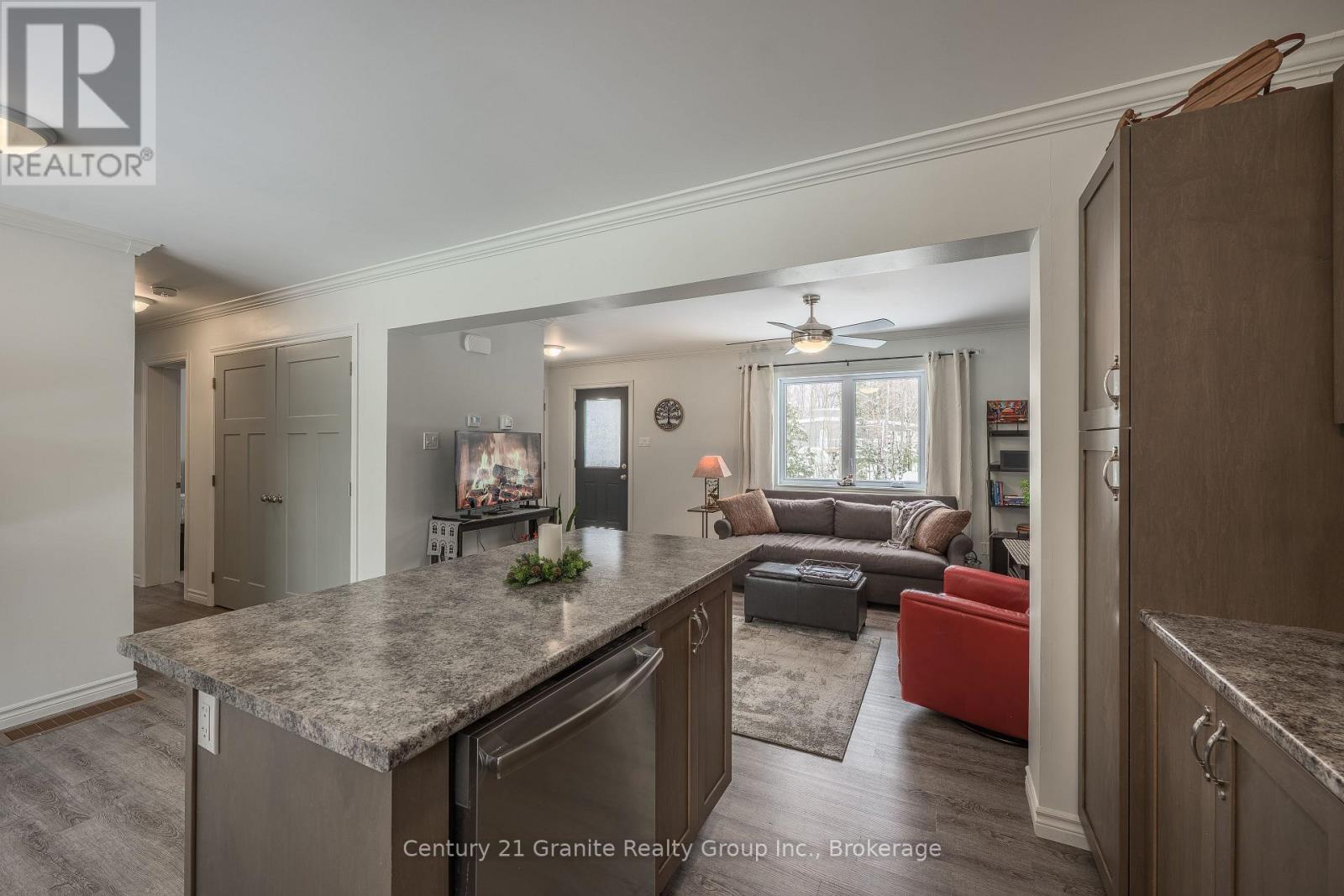 1015 Guilford Court, Dysart Et Al, Ontario  K0M 1S0 - Photo 11 - X12665094