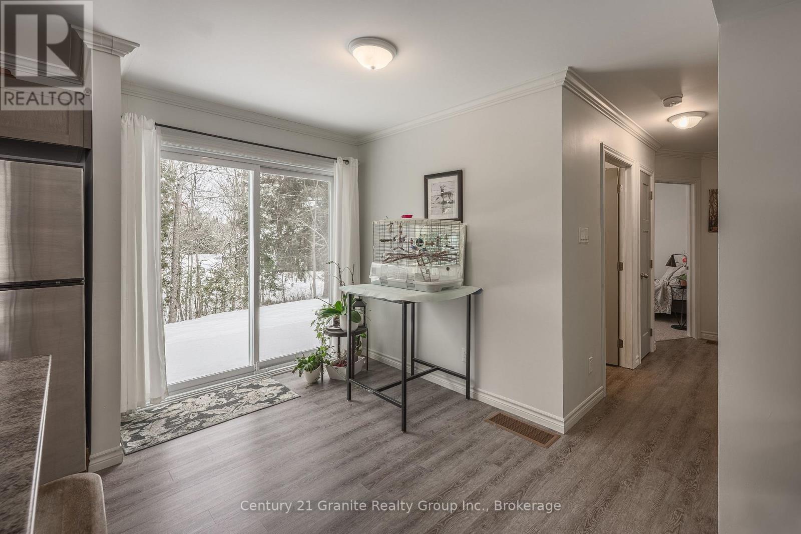 1015 Guilford Court, Dysart Et Al, Ontario  K0M 1S0 - Photo 15 - X12665094