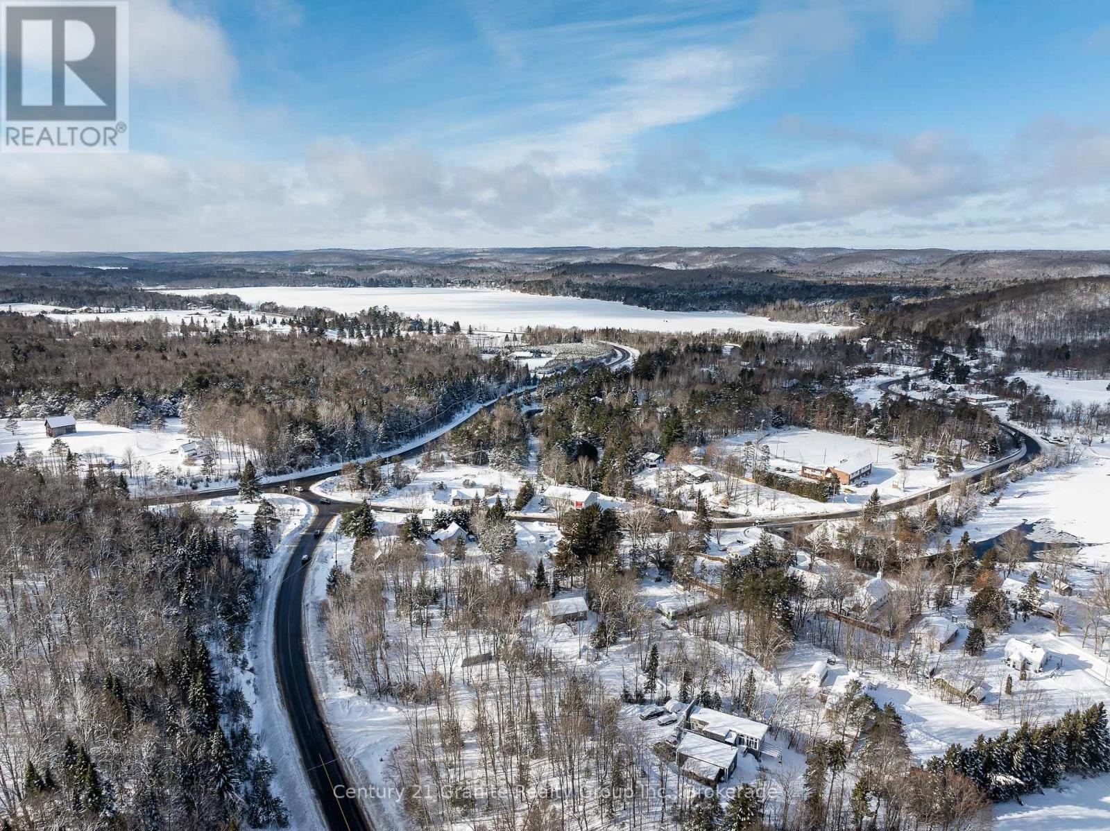 1015 Guilford Court, Dysart Et Al, Ontario  K0M 1S0 - Photo 2 - X12665094