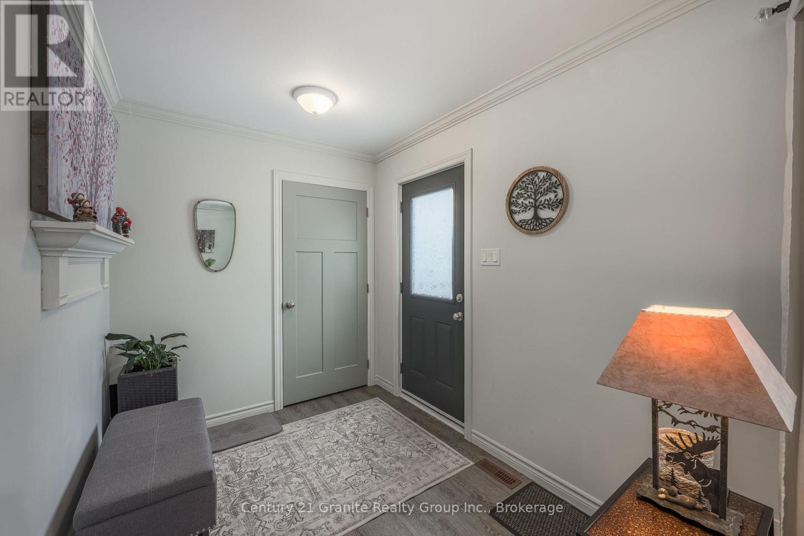 1015 Guilford Court, Dysart Et Al, Ontario  K0M 1S0 - Photo 4 - X12665094