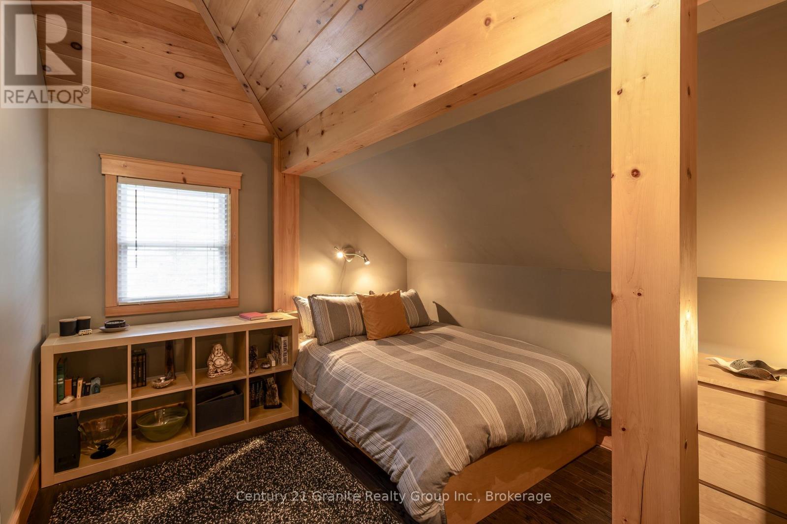 2029 Little Hawk Lake Road, Algonquin Highlands, Ontario  K0M 1S0 - Photo 38 - X12665098