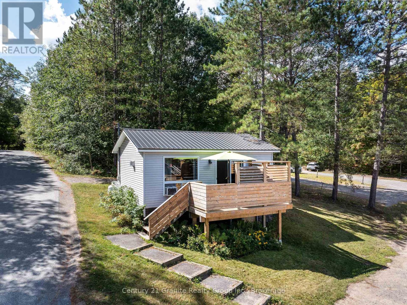 2029 Little Hawk Lake Road, Algonquin Highlands, Ontario  K0M 1S0 - Photo 44 - X12665098