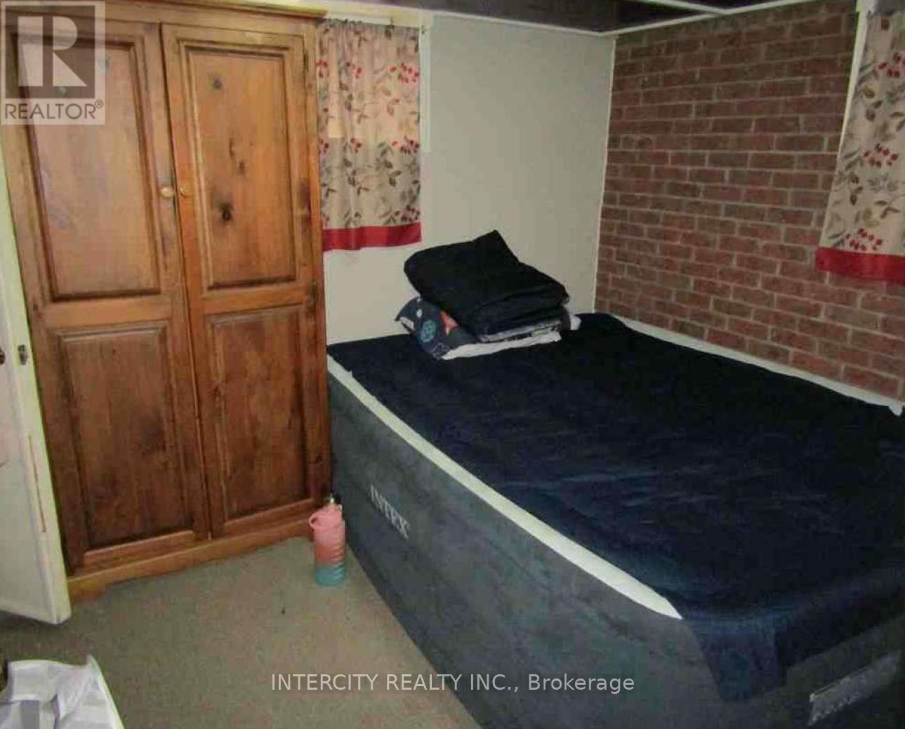 54 Sixteenth Street, Toronto, Ontario  M8V 3J8 - Photo 15 - W12657374