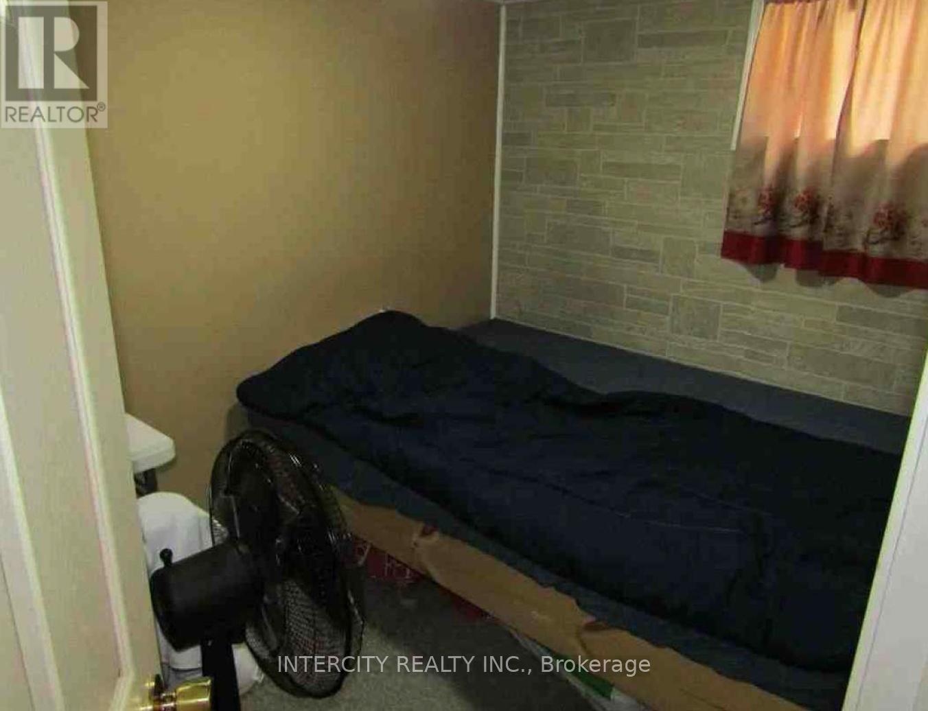 54 Sixteenth Street, Toronto, Ontario  M8V 3J8 - Photo 16 - W12657374