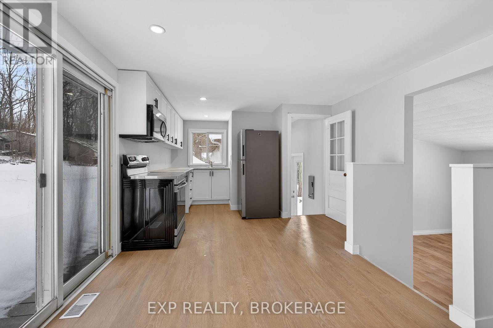 6402 Perth Road, Frontenac, Ontario  K0H 2L0 - Photo 14 - X12665150