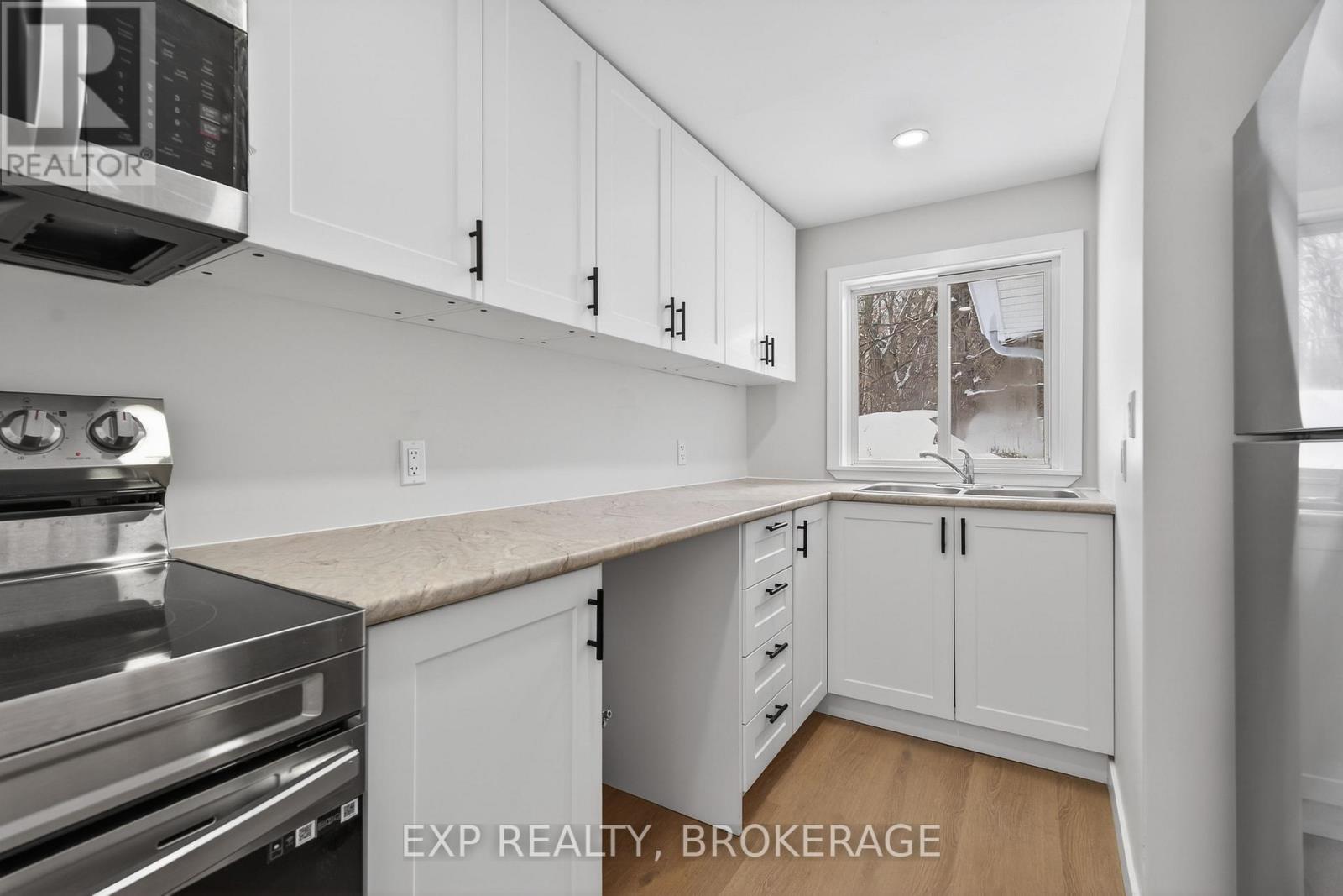 6402 Perth Road, Frontenac, Ontario  K0H 2L0 - Photo 18 - X12665150