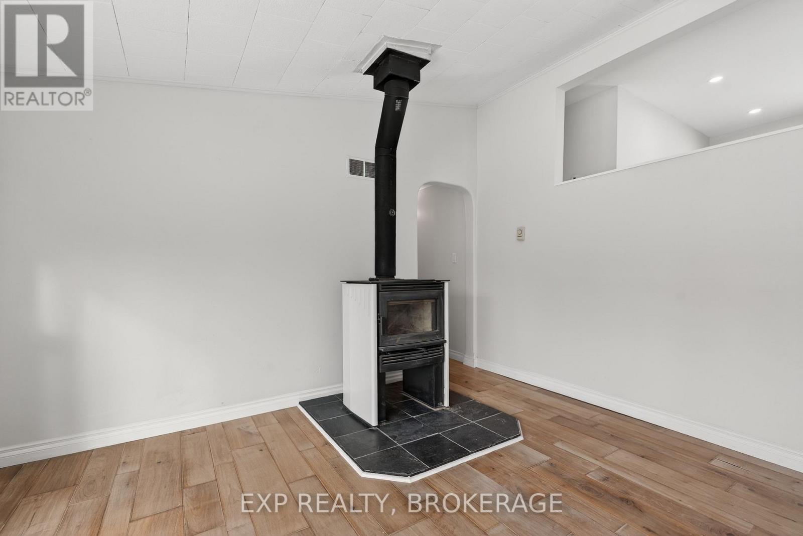 6402 Perth Road, Frontenac, Ontario  K0H 2L0 - Photo 19 - X12665150