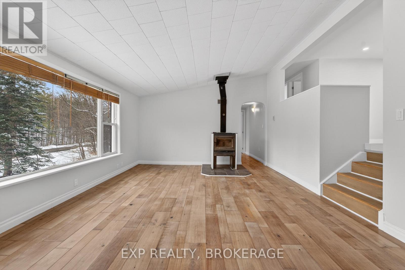 6402 Perth Road, Frontenac, Ontario  K0H 2L0 - Photo 7 - X12665150