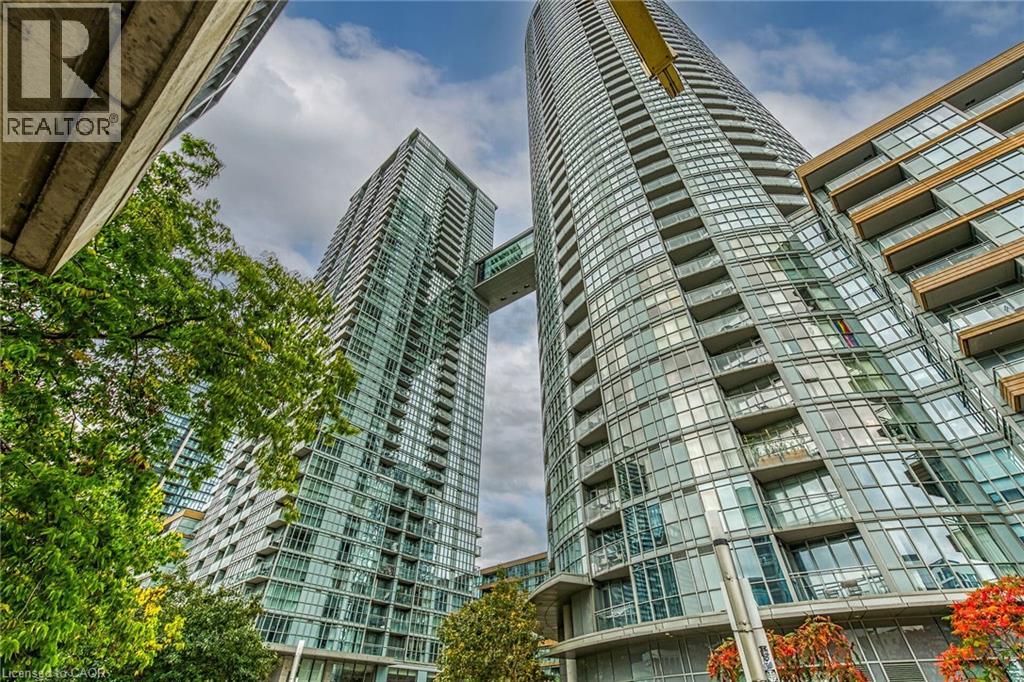 15 ICEBOAT Terrace Unit# 1205, Toronto, Ontario