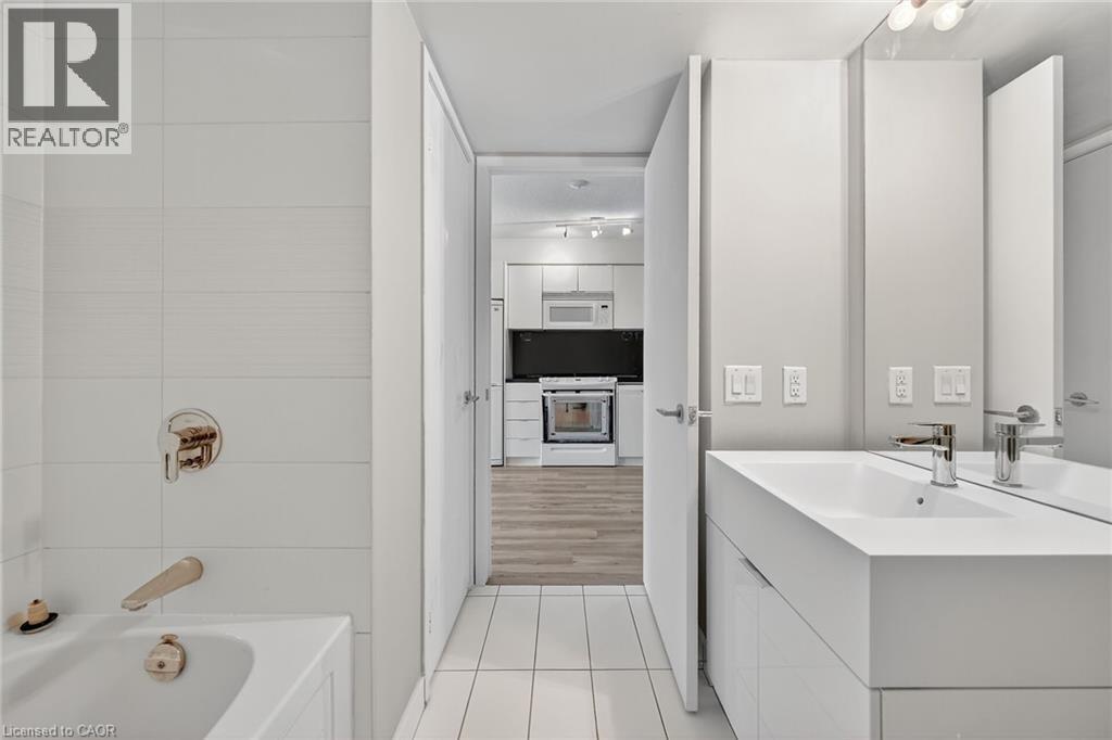 15 Iceboat Terrace Unit# 1205, Toronto, Ontario  M5V 4A5 - Photo 35 - 40780507