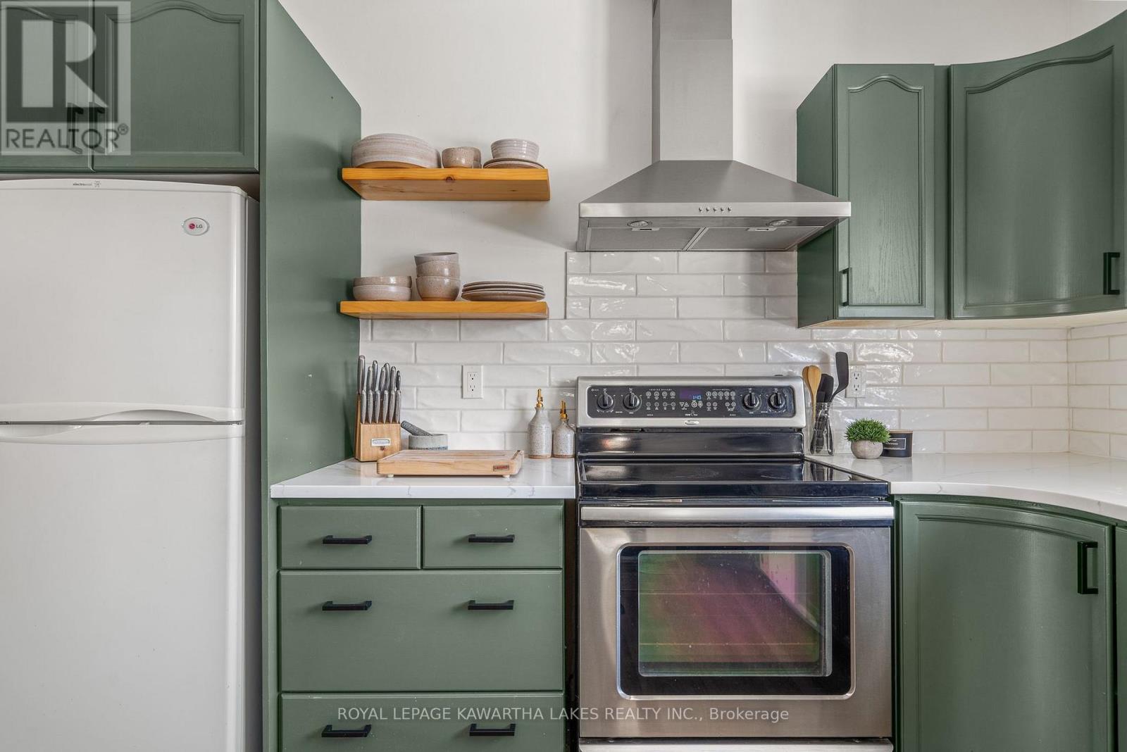 22 Albert Street N, Kawartha Lakes, Ontario  K9V 4J2 - Photo 12 - X12665144