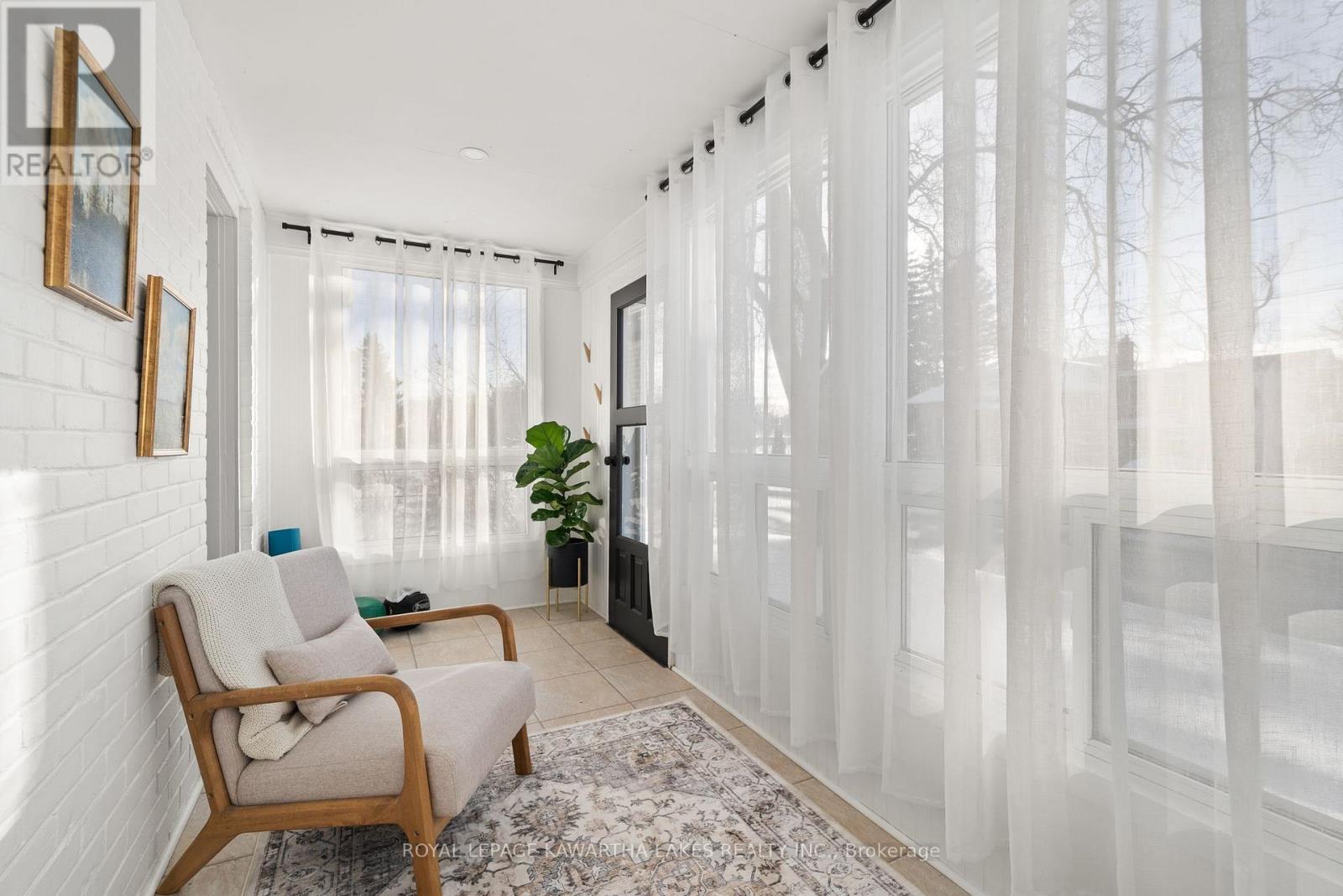 22 Albert Street N, Kawartha Lakes, Ontario  K9V 4J2 - Photo 32 - X12665144