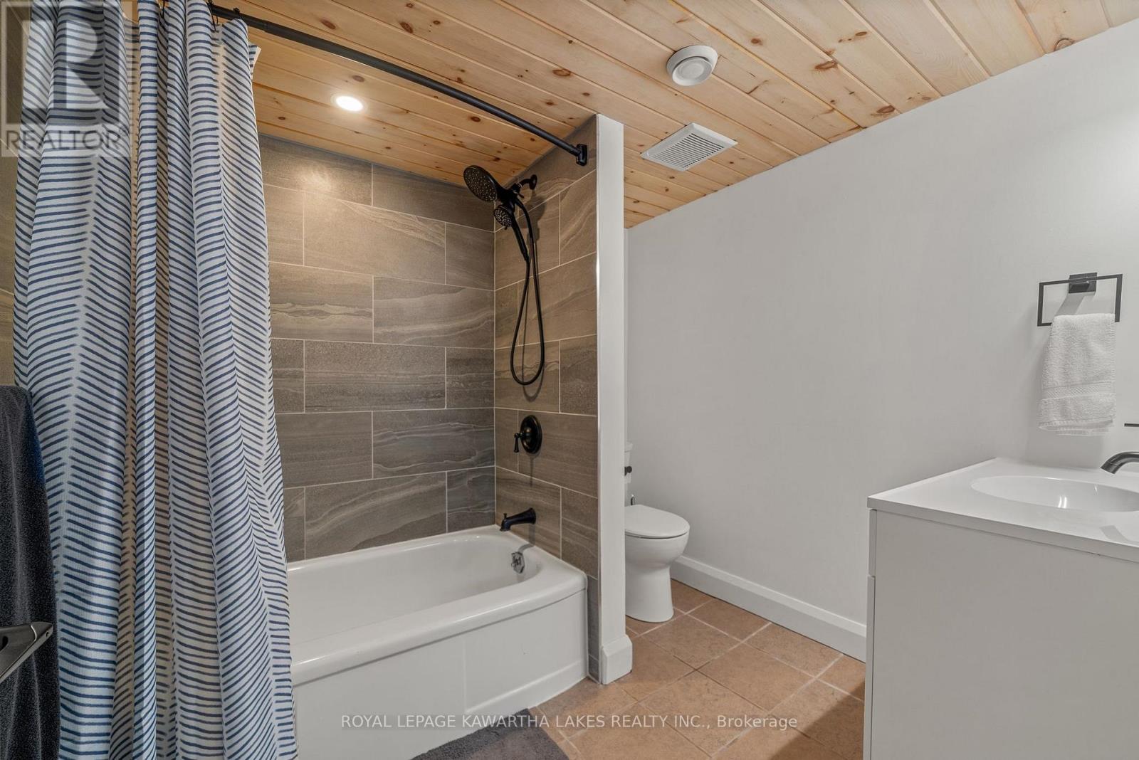 22 Albert Street N, Kawartha Lakes, Ontario  K9V 4J2 - Photo 39 - X12665144