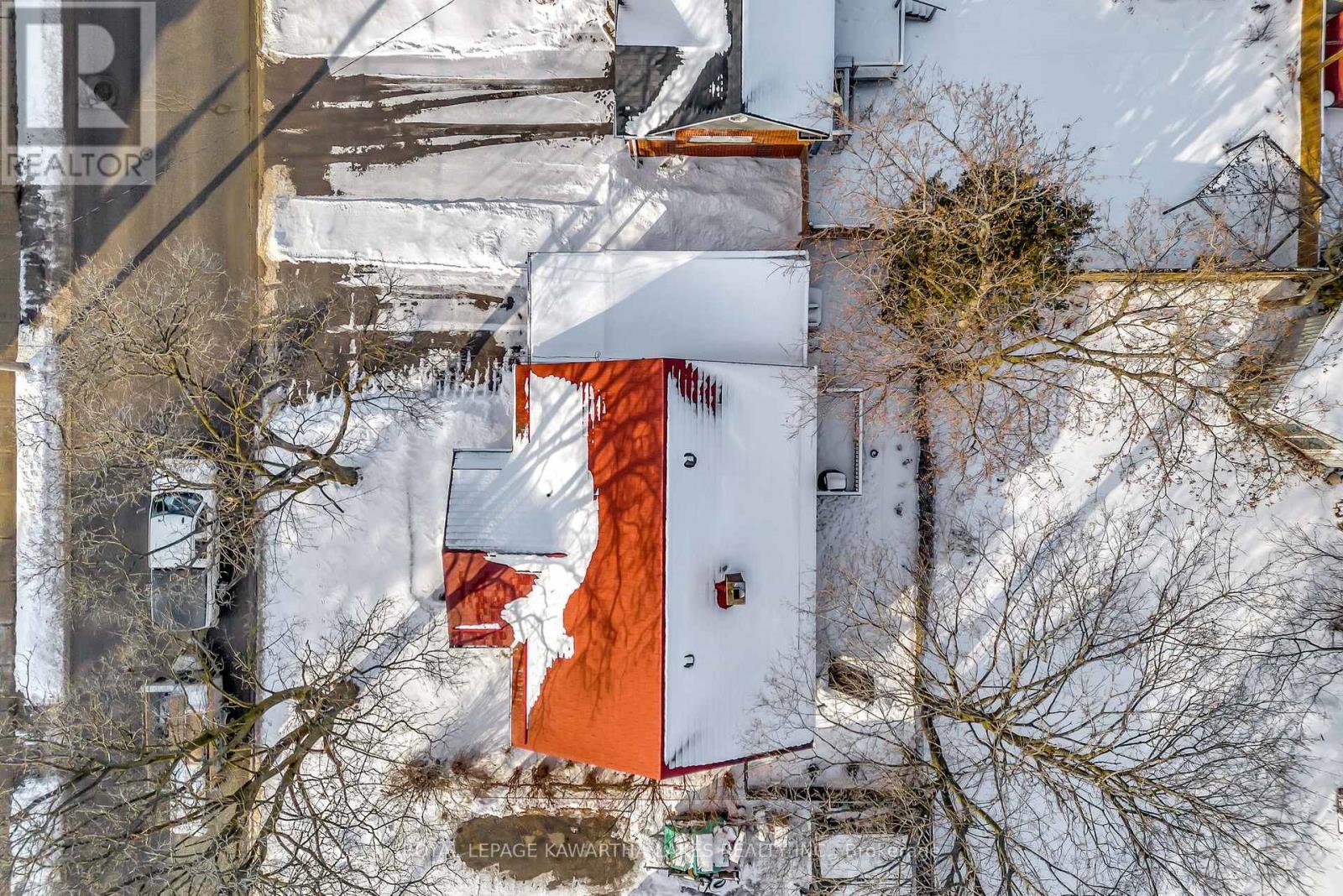 22 Albert Street N, Kawartha Lakes, Ontario  K9V 4J2 - Photo 5 - X12665144