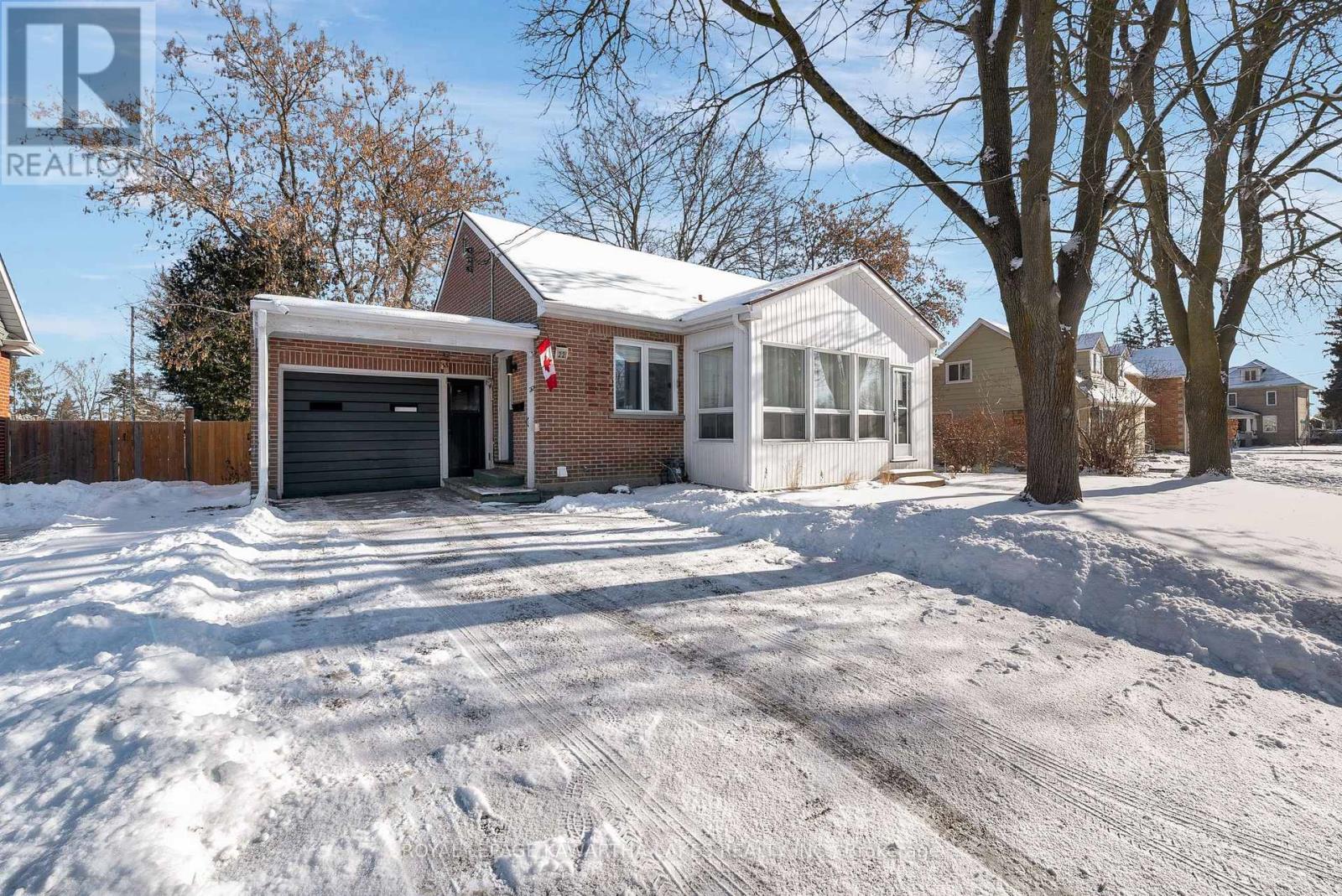 22 Albert Street N, Kawartha Lakes, Ontario  K9V 4J2 - Photo 7 - X12665144