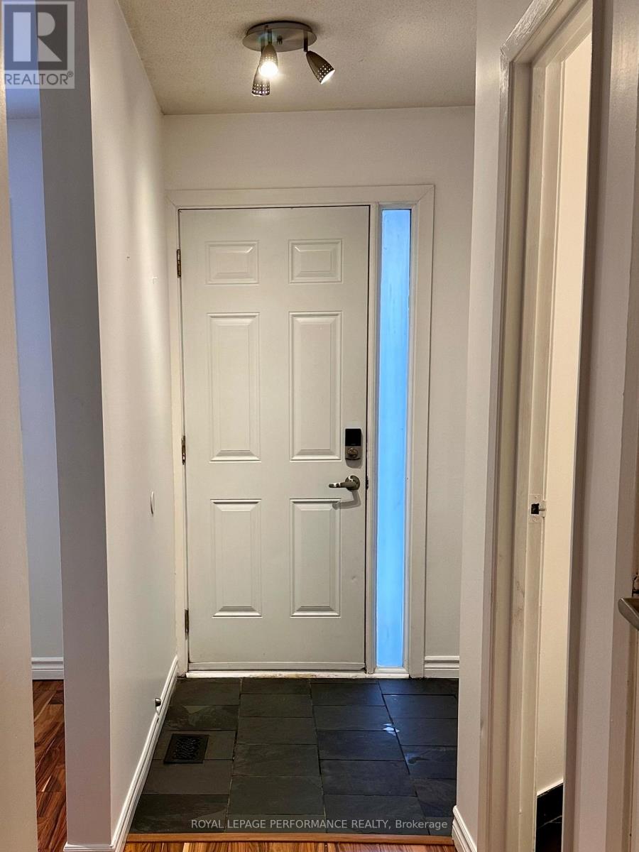 2724 Pimlico Crescent, Ottawa, Ontario  K1T 2A8 - Photo 2 - X12665152