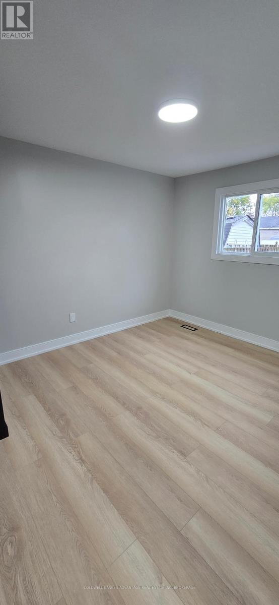 321 Dieppe Street, Welland, Ontario  L3B 4V1 - Photo 8 - X12665114