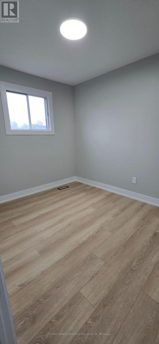 321 Dieppe Street, Welland, Ontario  L3B 4V1 - Photo 9 - X12665114