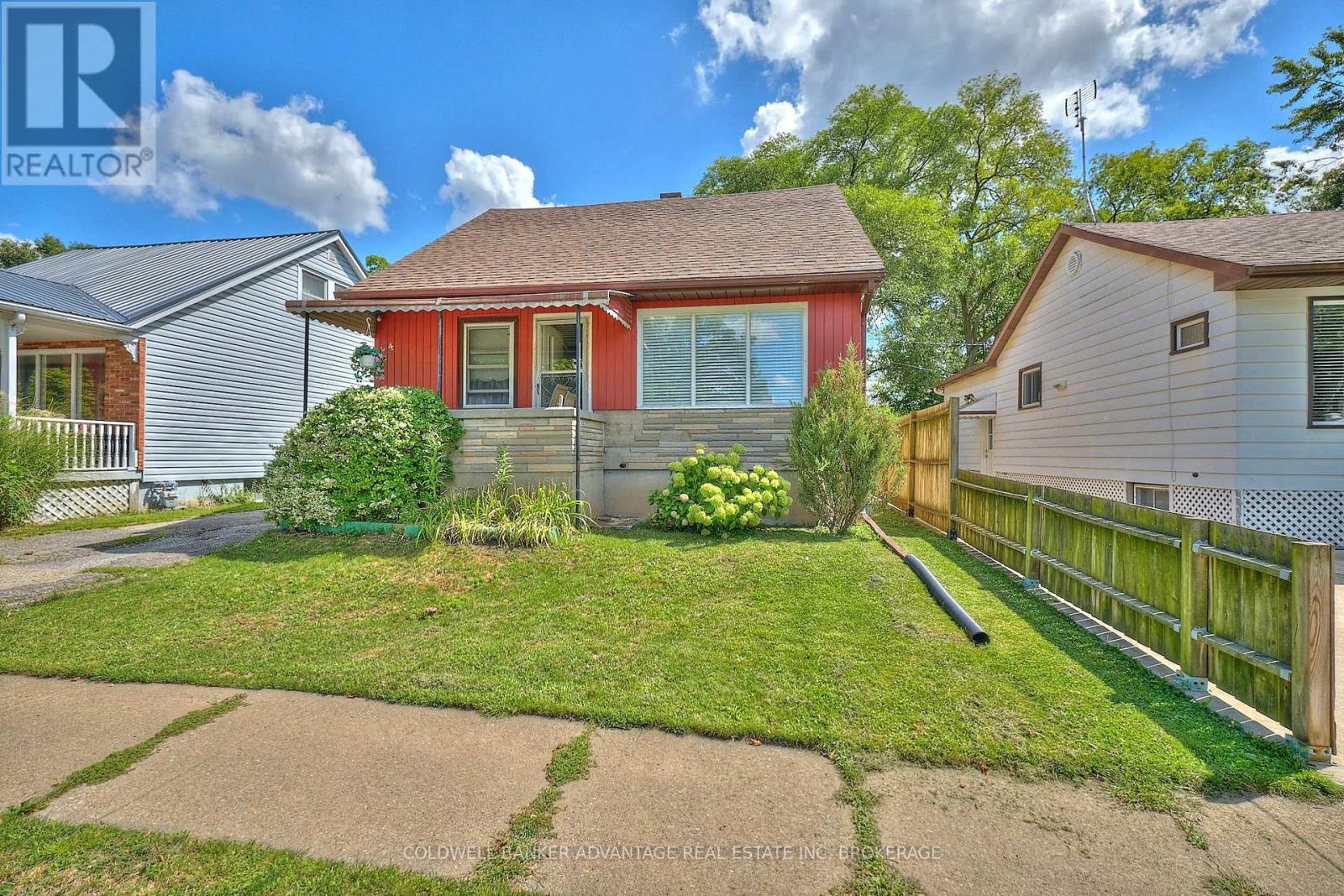 144 Dunkirk Road, Welland, Ontario  L3B 2N6 - Photo 3 - X12665126