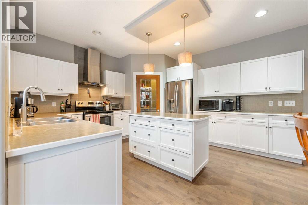 4 Crestridge Way Sw, Calgary, Alberta  T3B 5Z4 - Photo 14 - A2274271