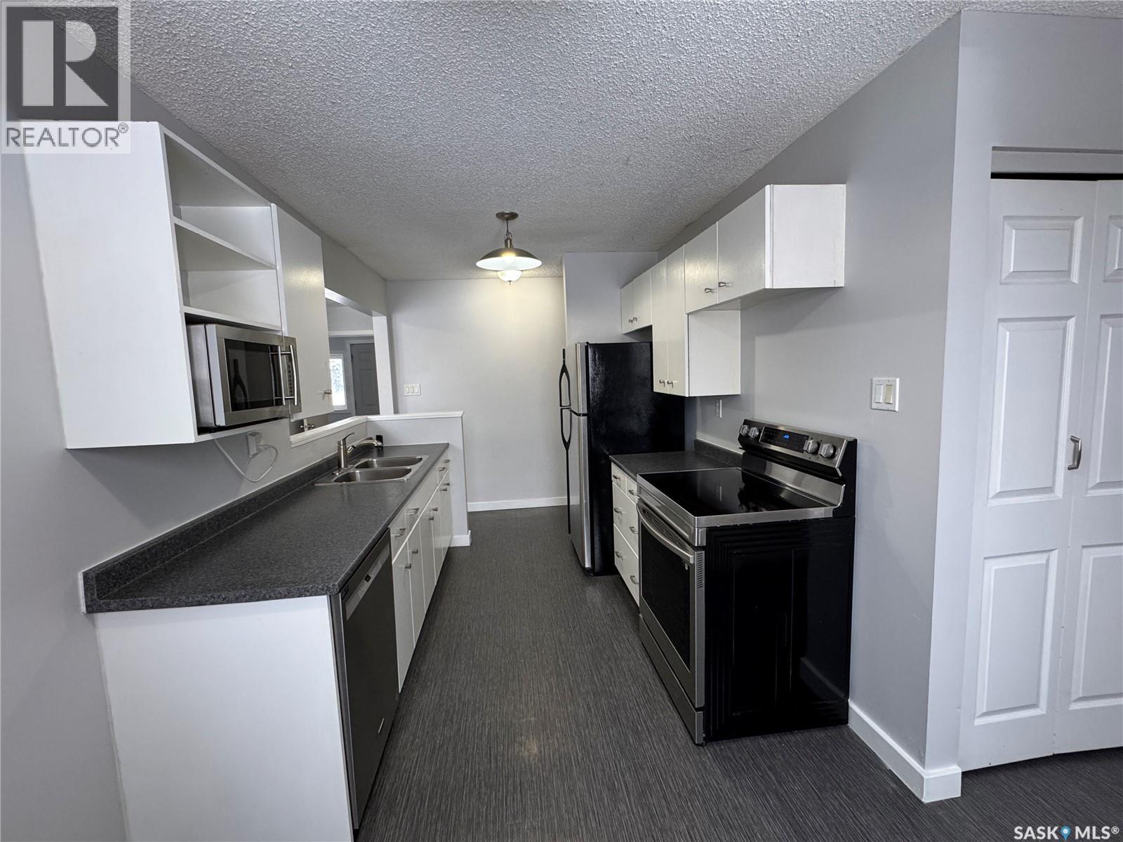 138 Thomson Avenue, Regina, Saskatchewan  S4N 5L3 - Photo 6 - SK020978