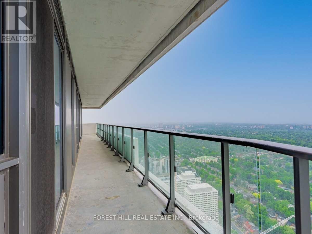 5702 - 2221 YONGE STREET Toronto (Mount Pleasant West), ON M4S 2B4