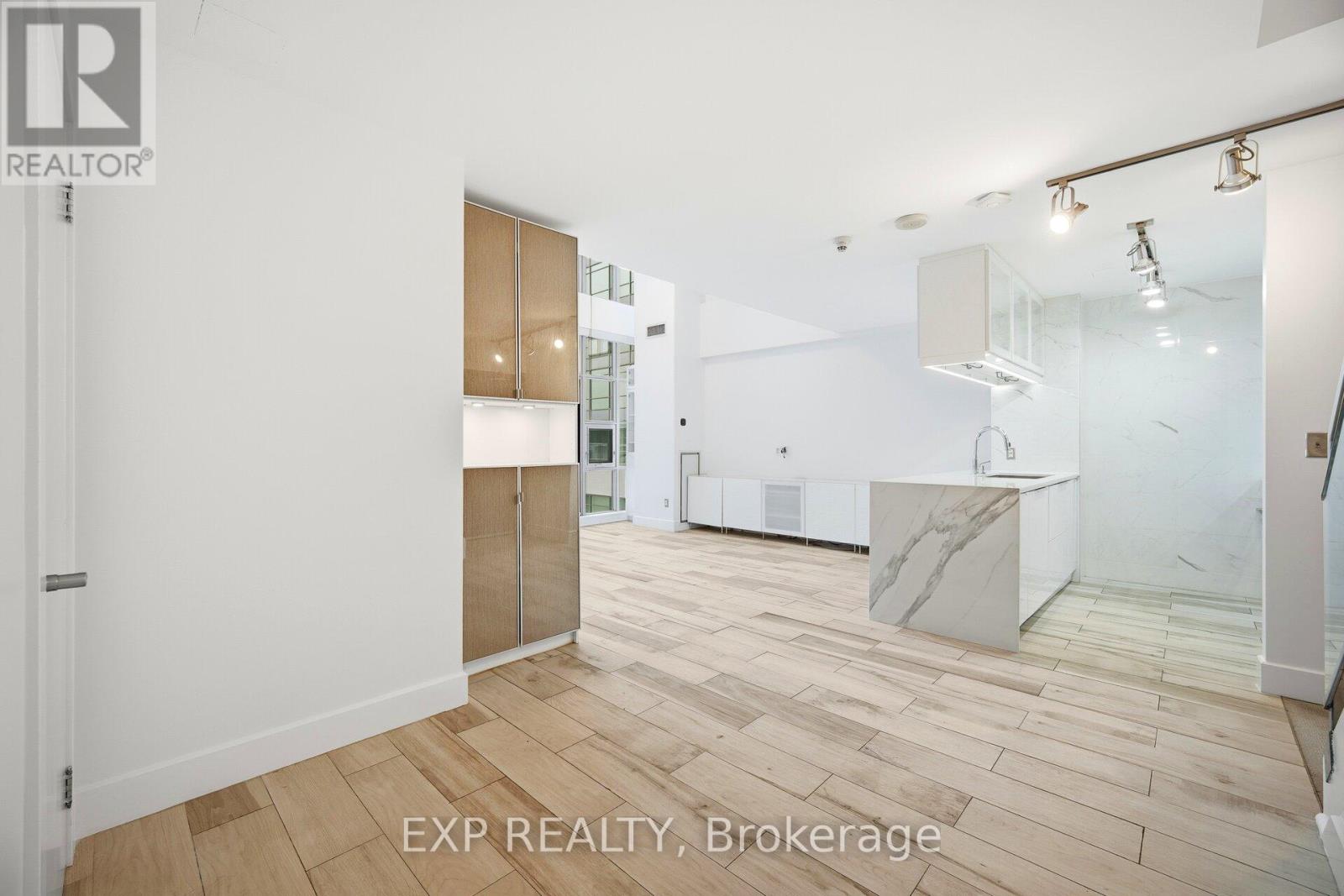 632 - 637 Lake Shore Boulevard W, Toronto, Ontario  M5V 3J6 - Photo 6 - C12665156