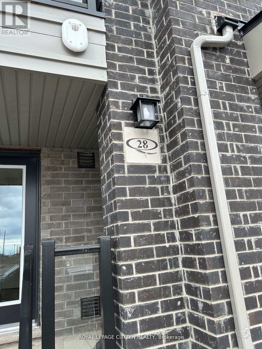 28 Esquire Way W, Whitby, Ontario  L1R 0S7 - Photo 3 - E12665174