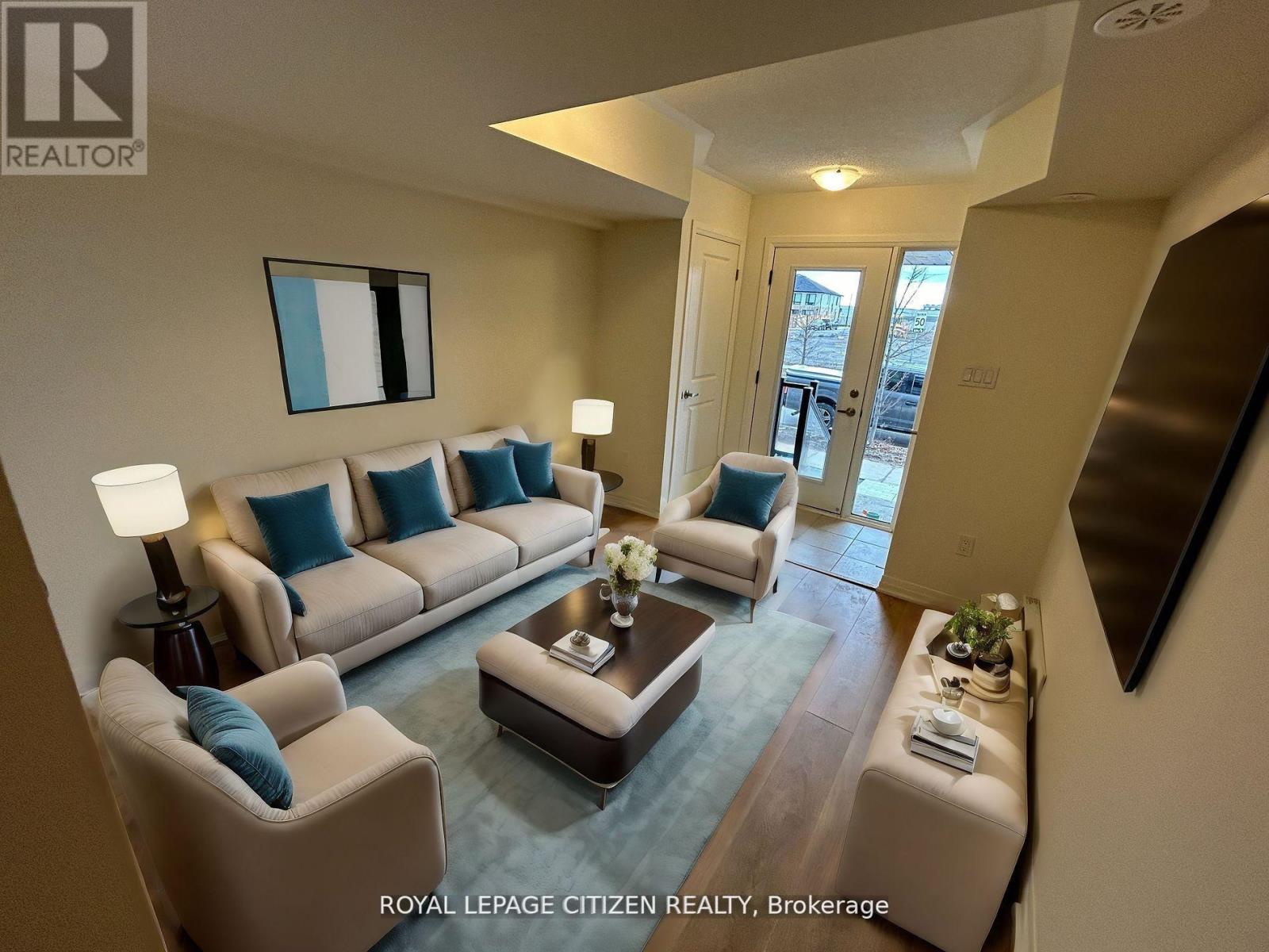 28 Esquire Way W, Whitby, Ontario  L1R 0S7 - Photo 4 - E12665174