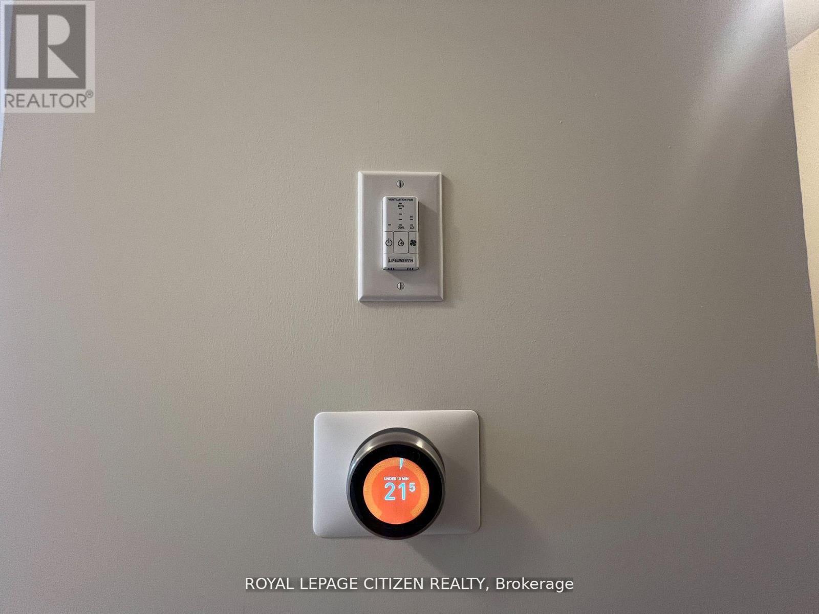 28 Esquire Way W, Whitby, Ontario  L1R 0S7 - Photo 7 - E12665174