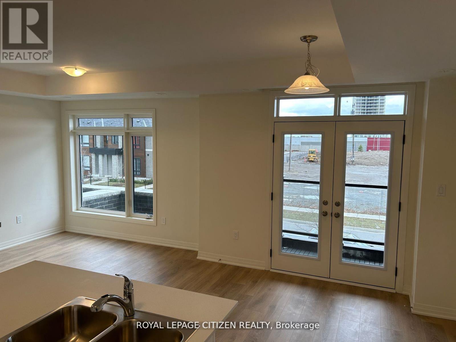 28 Esquire Way W, Whitby, Ontario  L1R 0S7 - Photo 9 - E12665174