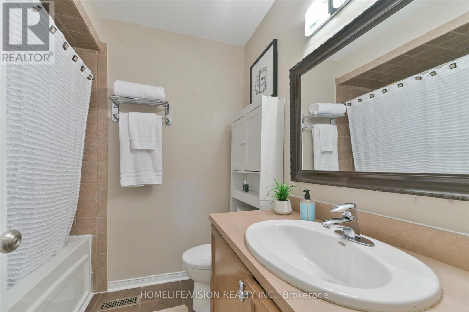 255 Cedar Avenue, Richmond Hill, Ontario  L4C 2B3 - Photo 18 - N12665158