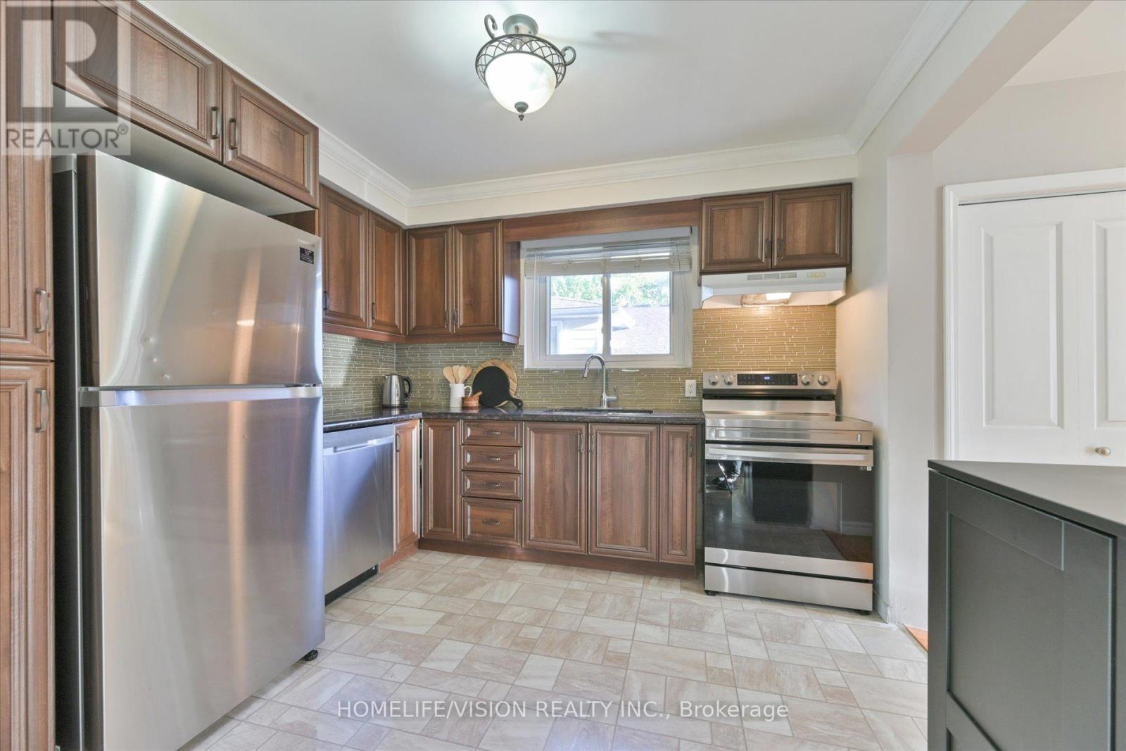 255 Cedar Avenue, Richmond Hill, Ontario  L4C 2B3 - Photo 9 - N12665158