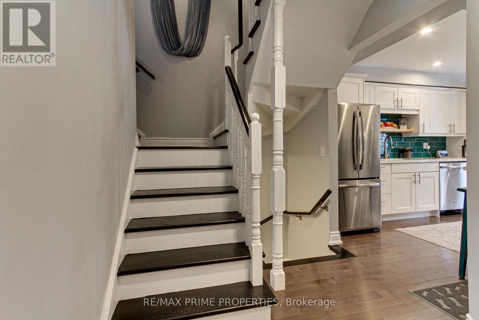 122 Glasgow Crescent, Georgina, Ontario  L4P 4B1 - Photo 5 - N12665176