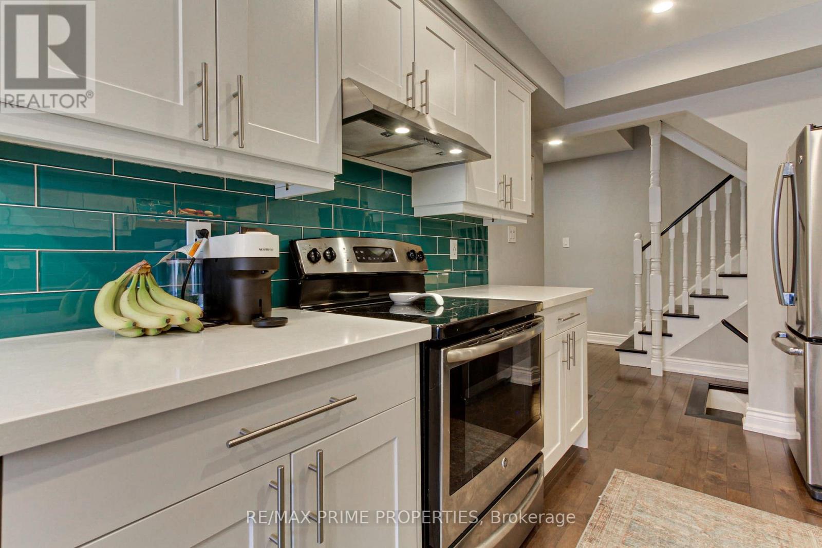 122 Glasgow Crescent, Georgina, Ontario  L4P 4B1 - Photo 7 - N12665176