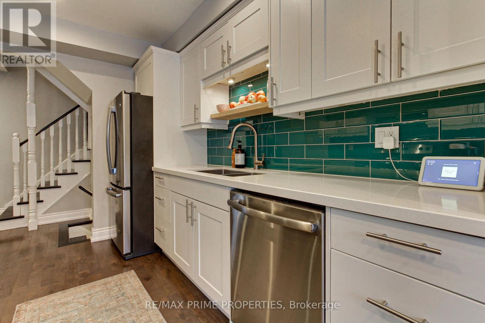 122 Glasgow Crescent, Georgina, Ontario  L4P 4B1 - Photo 8 - N12665176