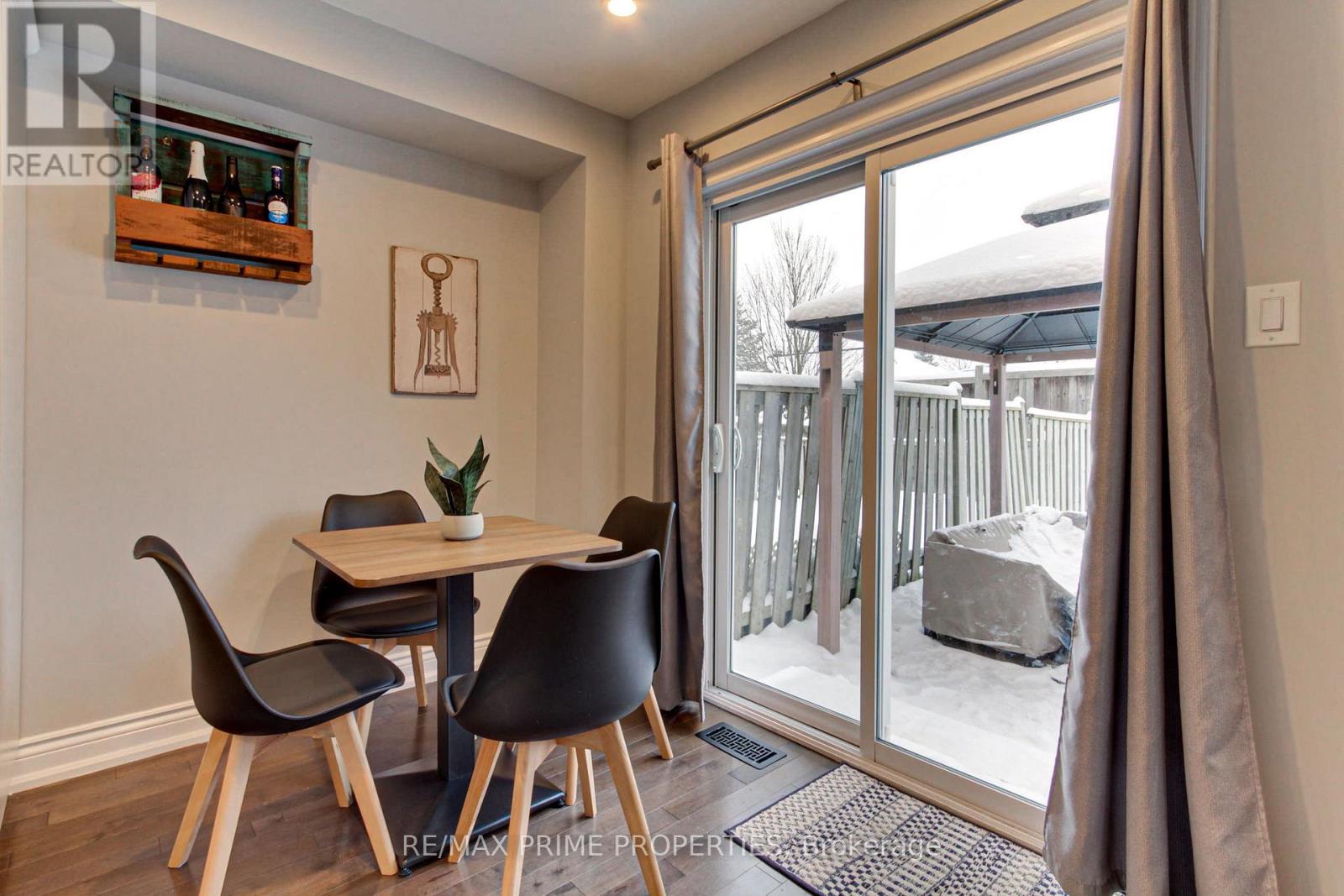 122 Glasgow Crescent, Georgina, Ontario  L4P 4B1 - Photo 9 - N12665176