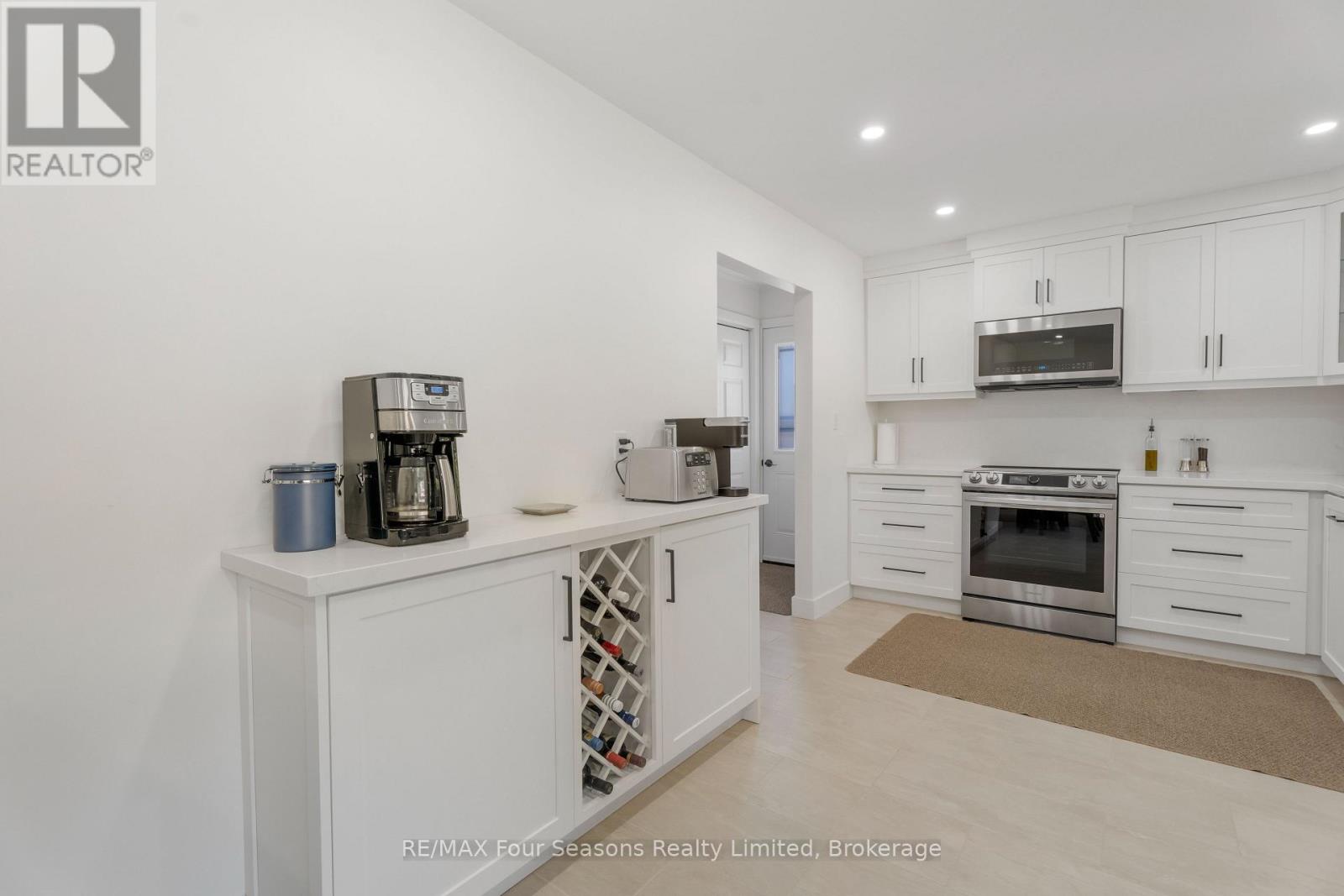 571 David Street, Gravenhurst, Ontario  P1P 1M1 - Photo 10 - X12430741