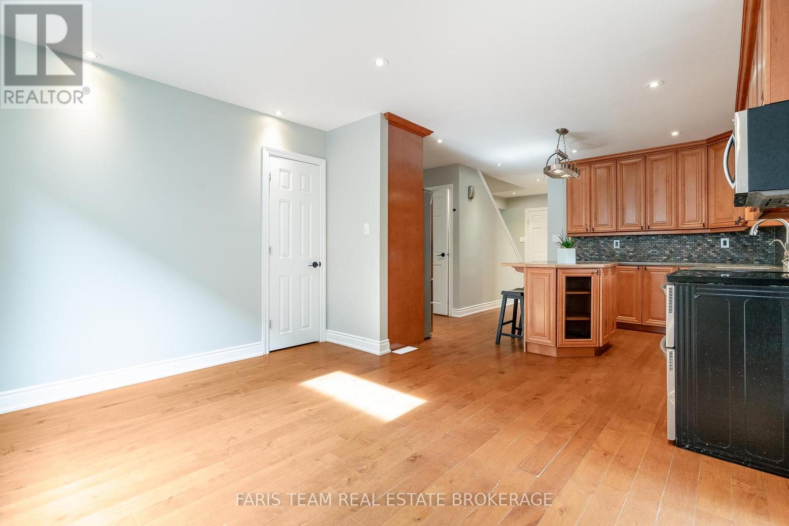 104 Knox Road E, Wasaga Beach, Ontario  L9Z 2T5 - Photo 12 - S12665140