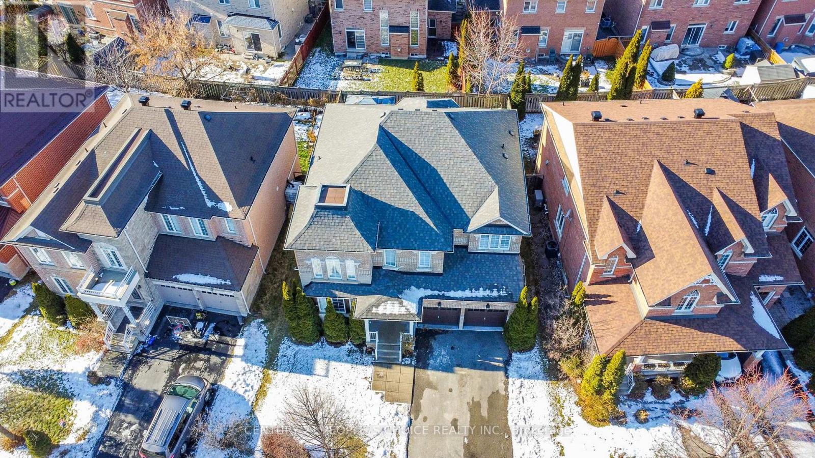 52 Smoothwater Terrace, Markham, Ontario  L6B 0E8 - Photo 4 - N12638374