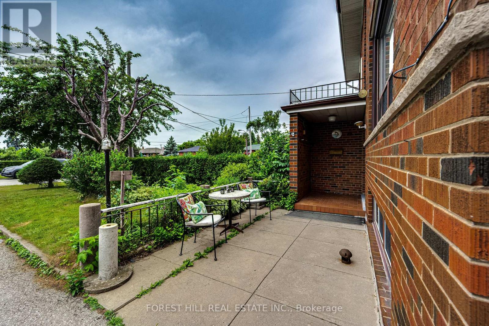 73 Talent Crescent, Toronto, Ontario  M9M 2N5 - Photo 2 - W12665128