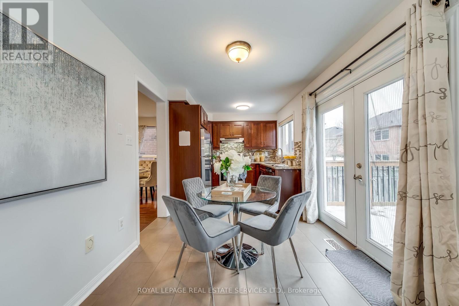 1332 Goldhawk Trail, Oakville, Ontario  L6M 3Y6 - Photo 19 - W12665154