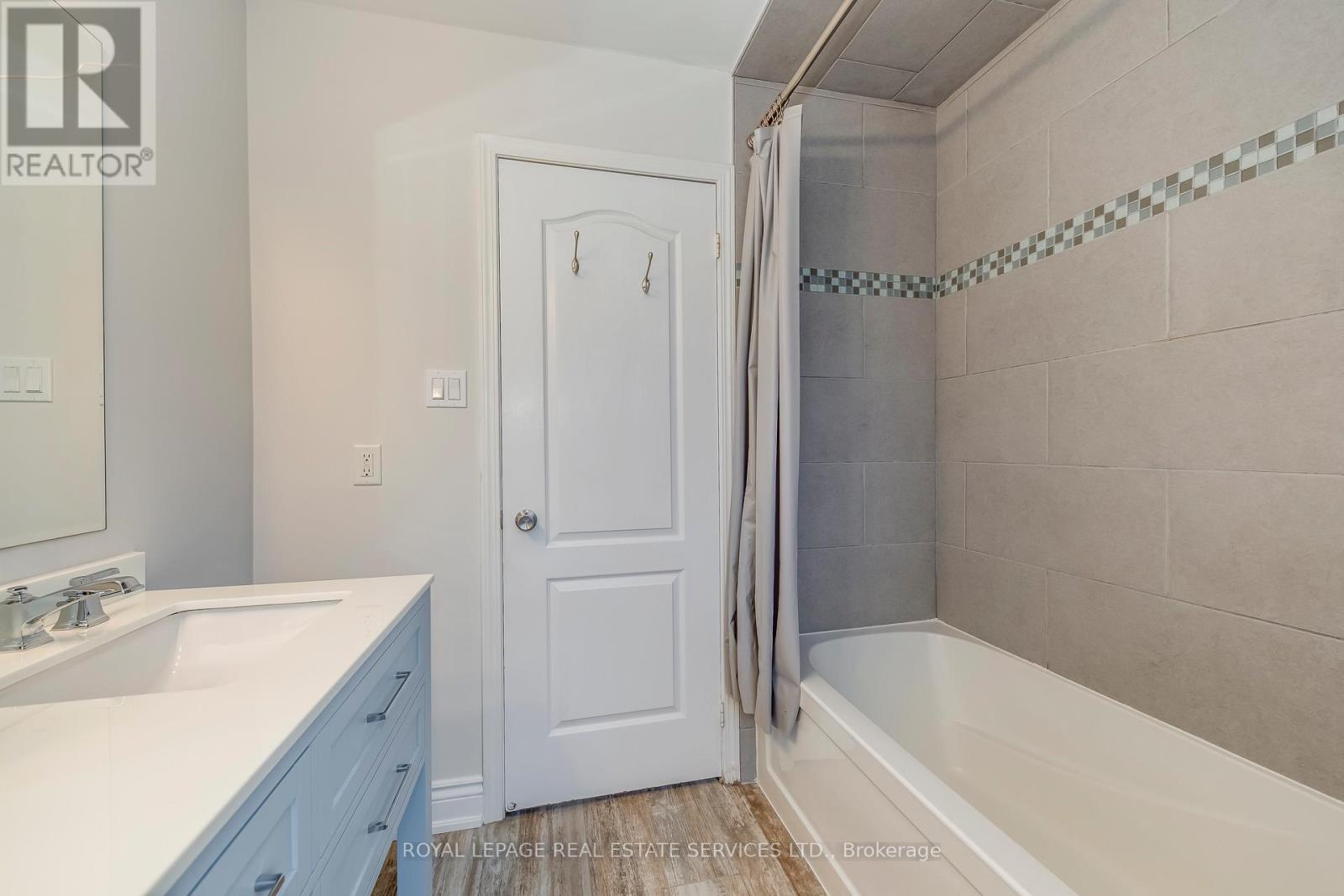 1332 Goldhawk Trail, Oakville, Ontario  L6M 3Y6 - Photo 28 - W12665154