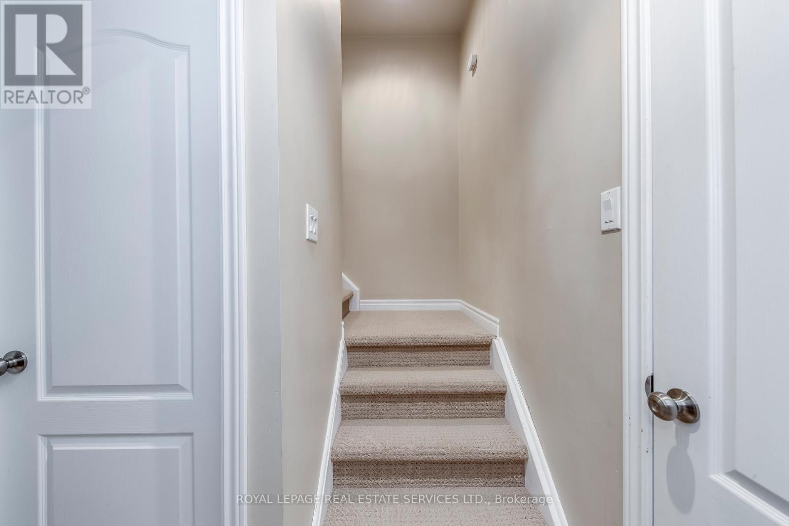 1332 Goldhawk Trail, Oakville, Ontario  L6M 3Y6 - Photo 35 - W12665154