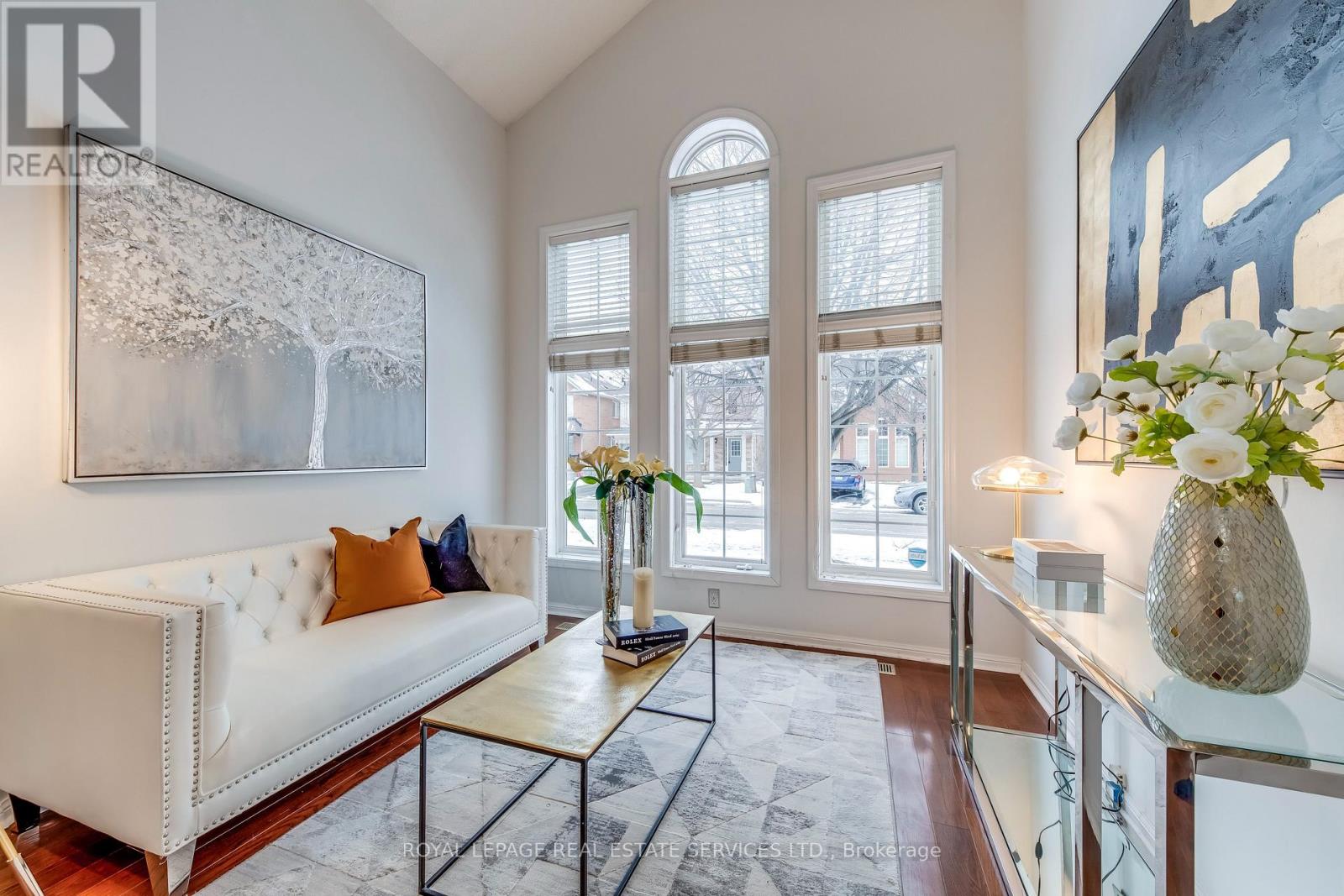 1332 Goldhawk Trail, Oakville, Ontario  L6M 3Y6 - Photo 6 - W12665154