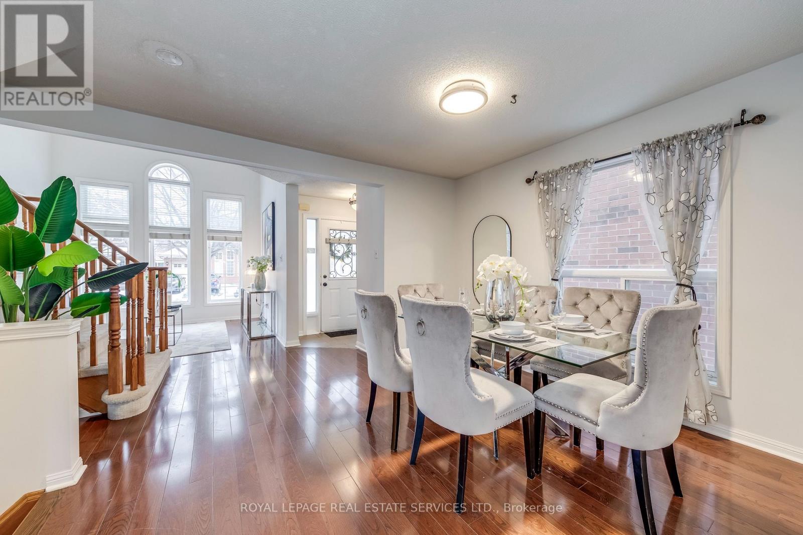 1332 Goldhawk Trail, Oakville, Ontario  L6M 3Y6 - Photo 9 - W12665154