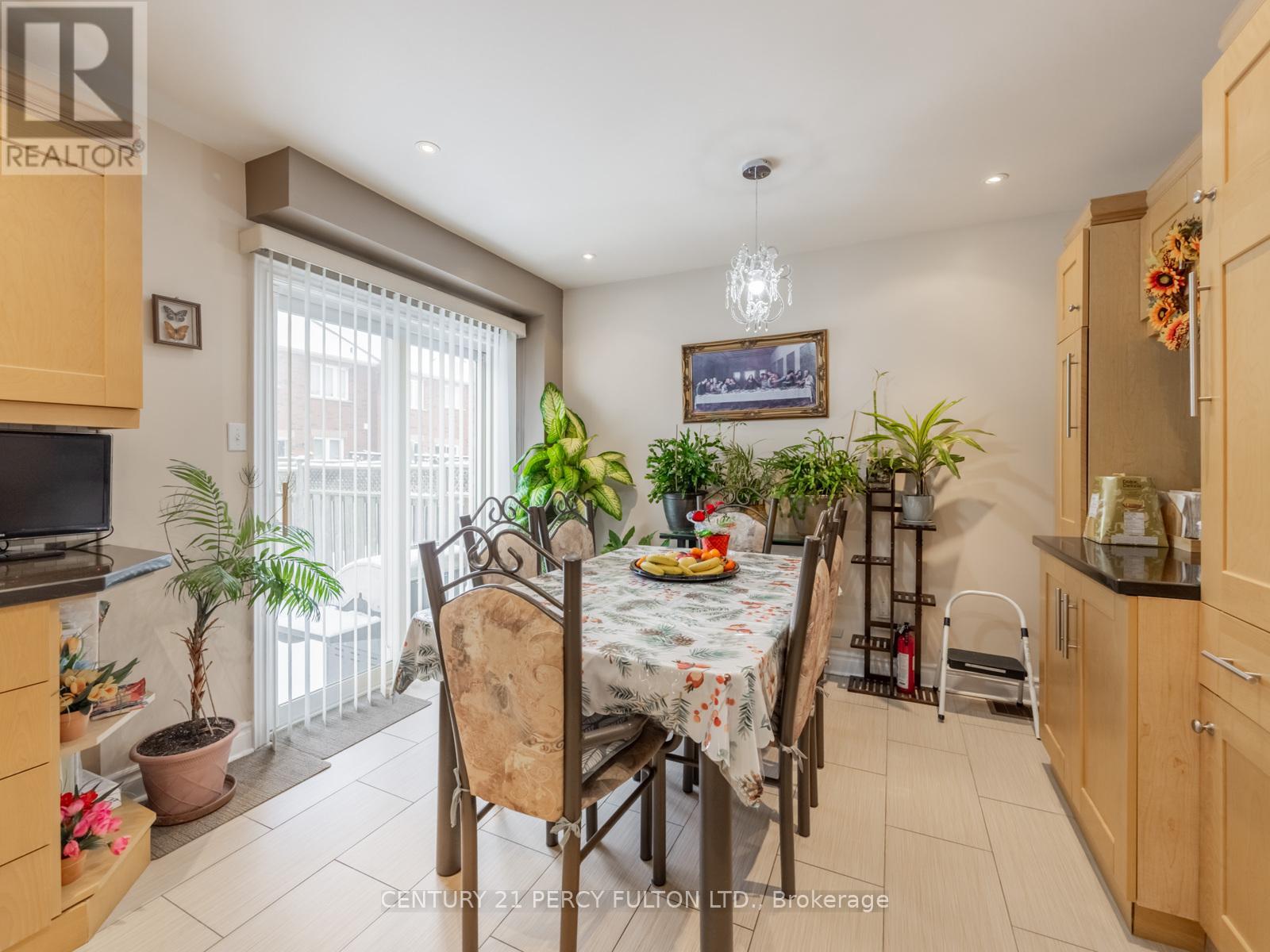 3040 Bentley Drive, Mississauga, Ontario  L5M 6W2 - Photo 18 - W12656250