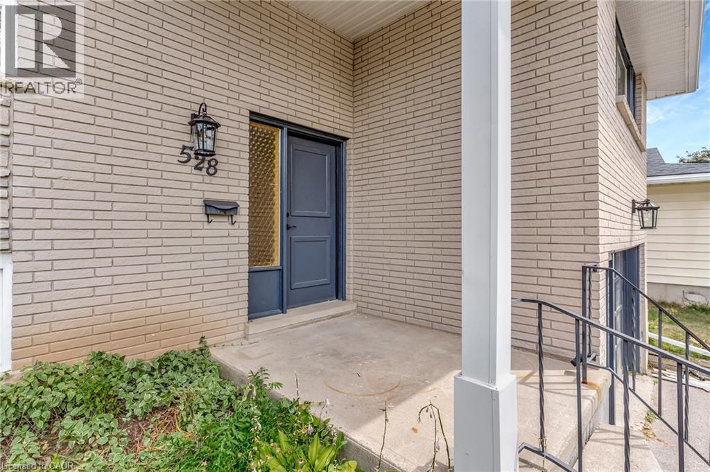 528 Havelock Drive, Waterloo, Ontario  N2L 4N7 - Photo 3 - 40795988
