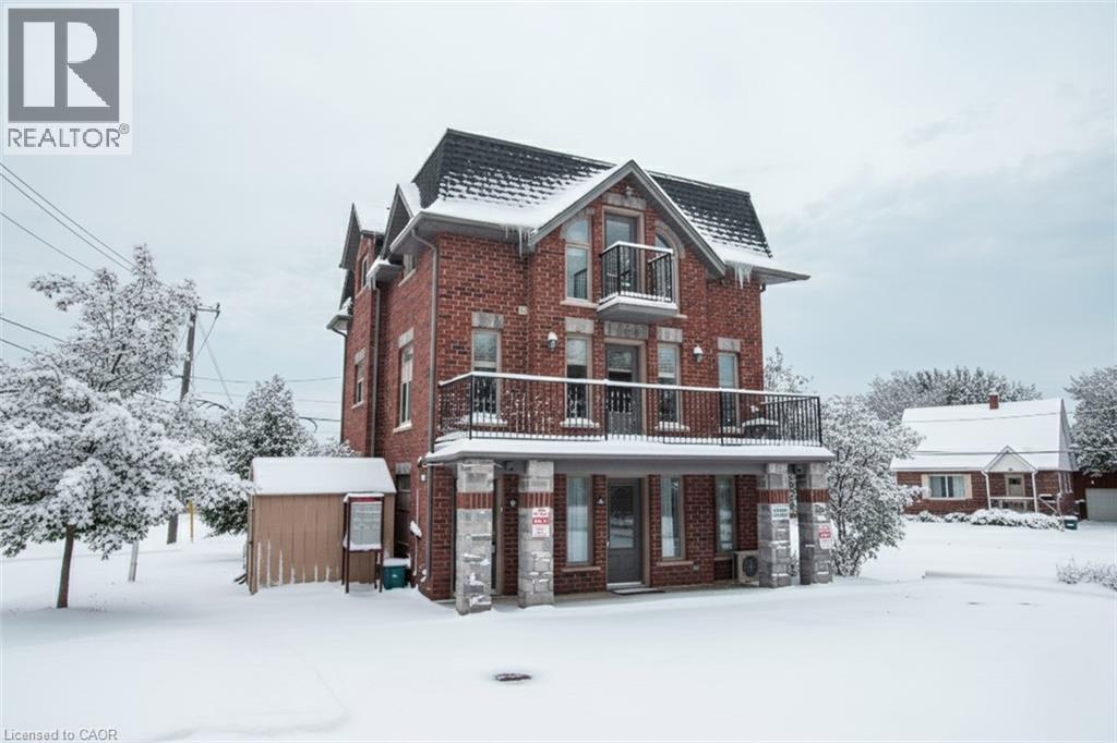 489 EAST Avenue Unit# B, Kitchener, Ontario