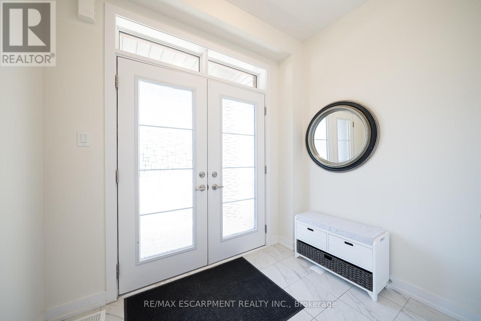 196 Wilmot Road, Brantford, Ontario  N3T 0W7 - Photo 5 - X12665134